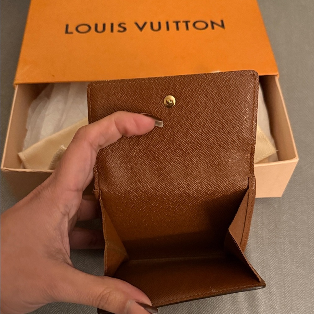 Louis Vuitton Monogram Wallet - Picture 2 of 11